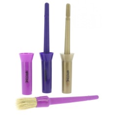 Cepillo para cascos Hippotonic con capuchón