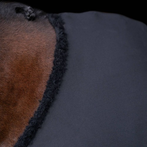 Brust- und Schulterschutz mit weicher... Brust- und Schulterschutz mit weicher...